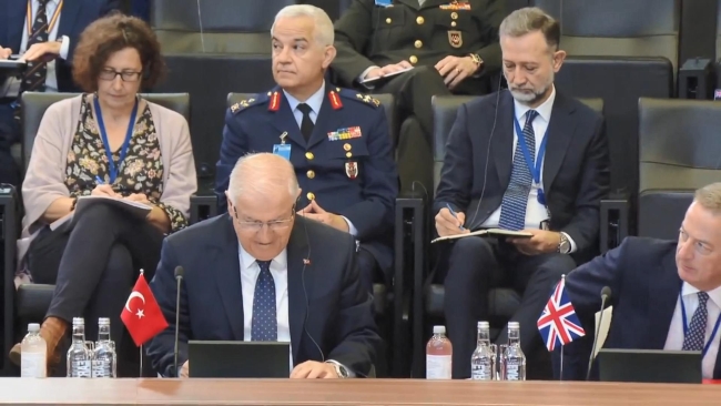 Bakan Güler, NATO’da aile fotoğrafı çekimine katıldı