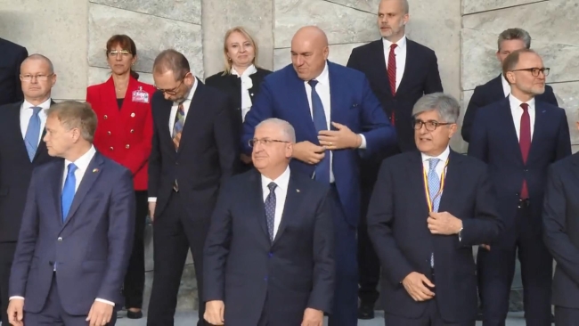 Bakan Güler, NATO’da aile fotoğrafı çekimine katıldı