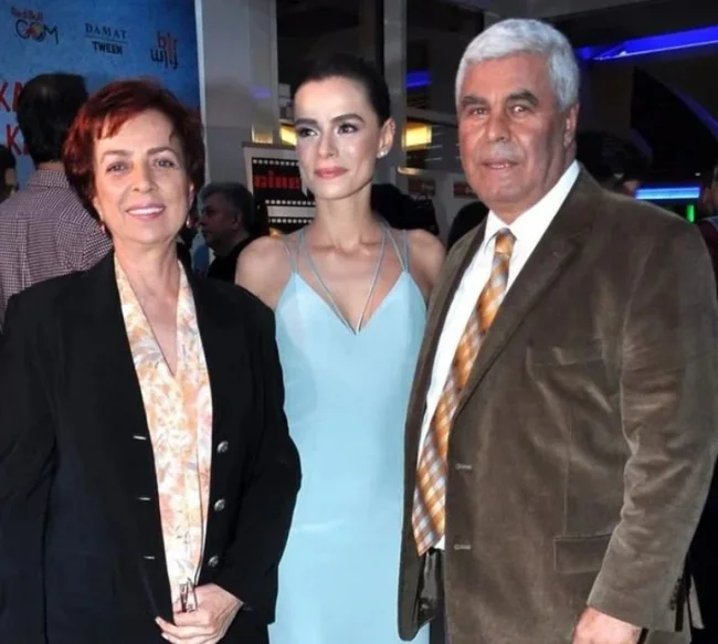 Özge Özpirinçci acı haberle sarsıldı