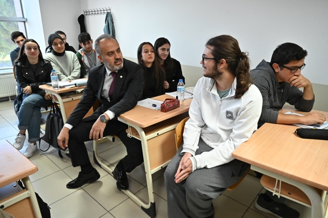 Üniversite yolunda Büyükşehir yanınızda