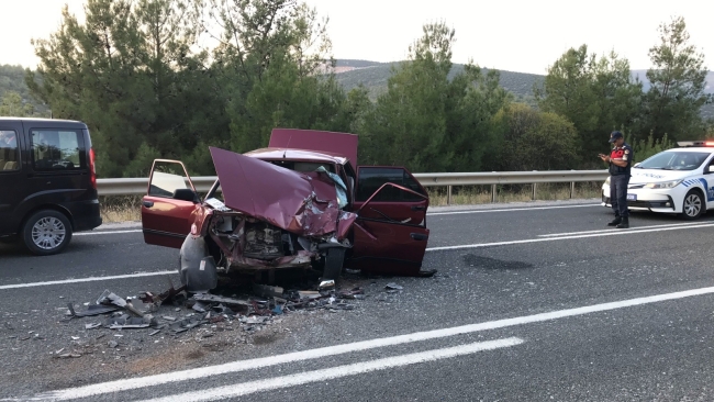 Bilecik’te kamyon ile otomobil çarpıştı: 3 yaralı