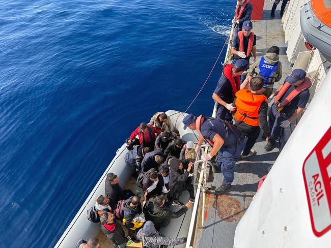 Muğla’da 110 düzensiz göçmen kurtarıldı