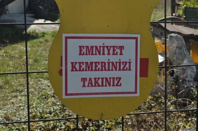 İlginç uyarı yazılarıyla sürücülere hatırlatma