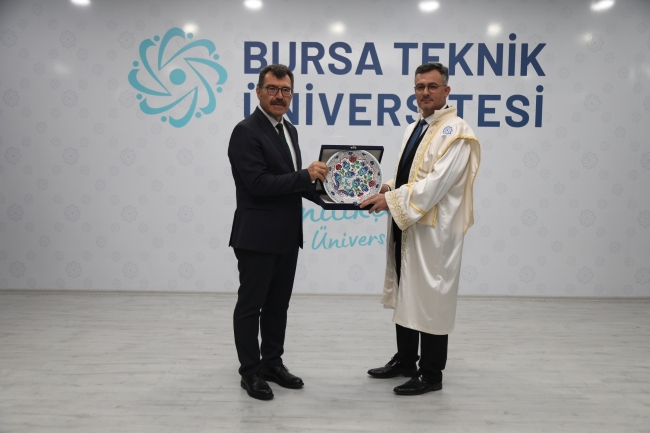 BTÜ'de ilk ders Hasan Mandal'dan