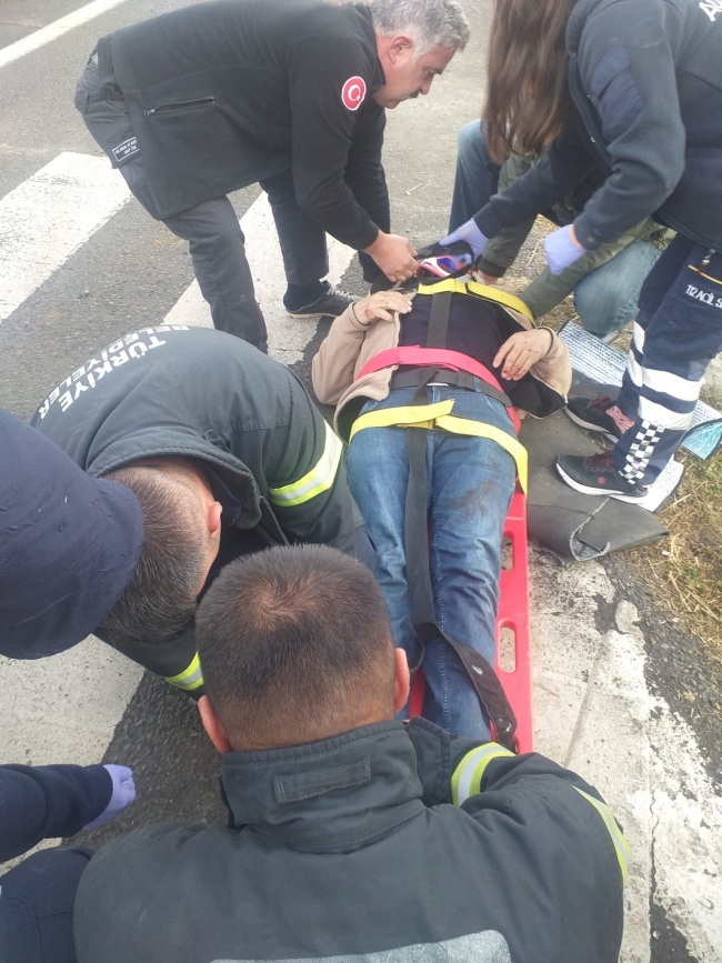 İki otomobil çarpıştı: 7 yaralı