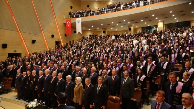Kurtulmuş: Dünyaya insanlık dersi vermek durumundayız