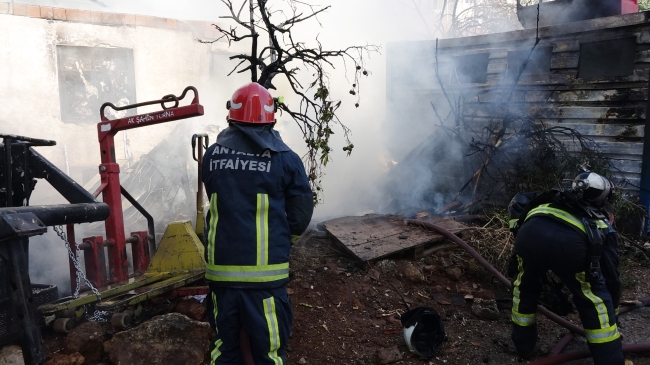 Dikim atölyesi alevlere teslim oldu