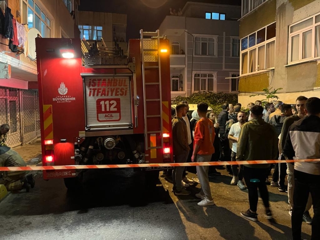 Fatih’te 5 katlı binada korkutan yangın