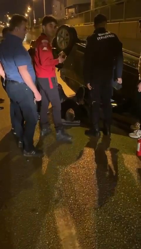 Bursa'da polis memuru otomobili ile takla attı!