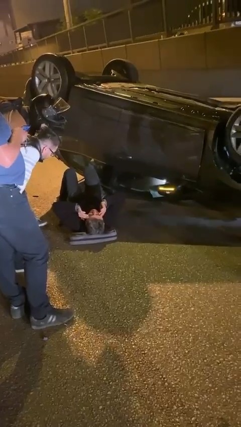 Bursa'da polis memuru otomobili ile takla attı!