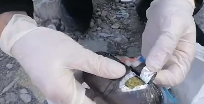 Otomobilden kilolarca uyuşturucu çıktı