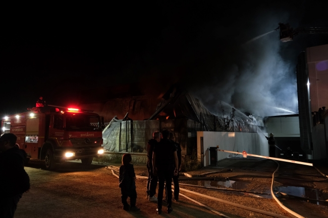 Manisa’daki fabrika yangını kontrol altına alındı