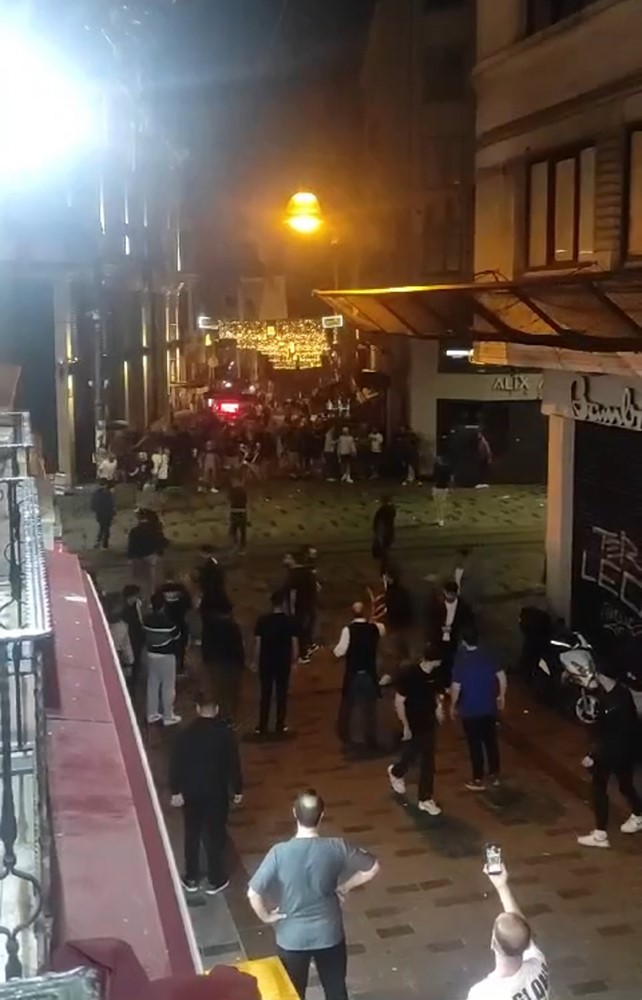 Bayern Münih taraftarı Taksim'i birbirine kattı!