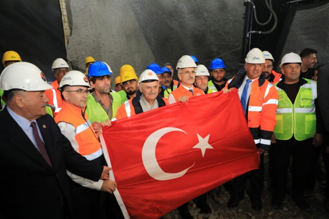 Erzincan Sünebeli Tüneli için ışık görme töreni düzenlendi