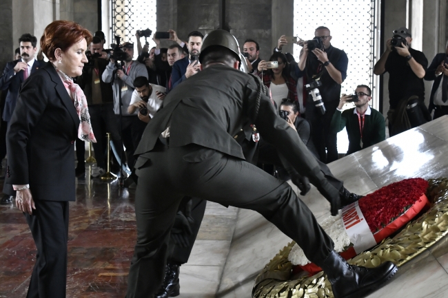 İYİ Parti Genel Başkanı Akşener, Anıtkabir'i ziyaret etti