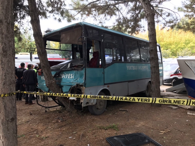 Öğrencileri taşıyan midibüs kaza yaptı! 1 ölü 27 yaralı