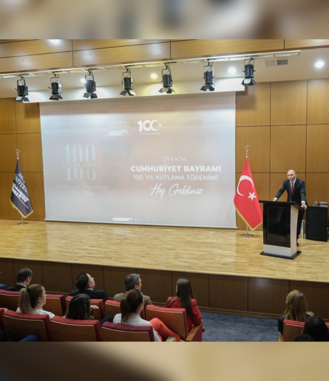 Mudanya Üniversitesi Cumhuriyet’in 100. yılını coşkuyla kutladı