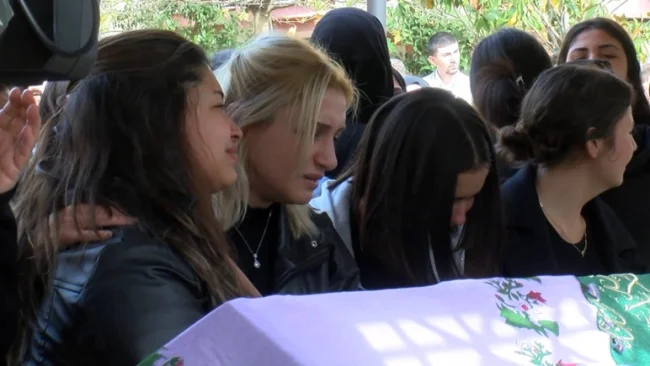 Asansör faciasında hayatını kaybeden Zeren'e acı veda