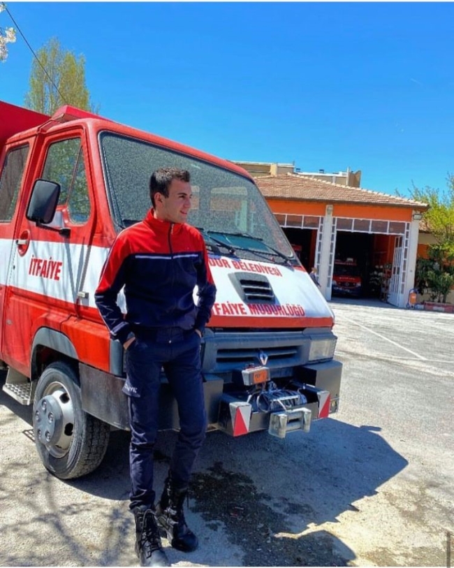 Otomobil tarlaya uçtu! genç itfaiye eri hayatını kaybetti
