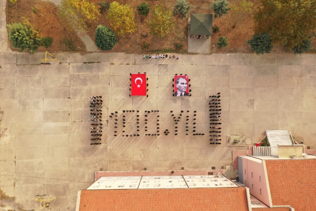 100. yıl coşkusu Bursa'da! Öğrencilerden 100. yıla özel koreografi