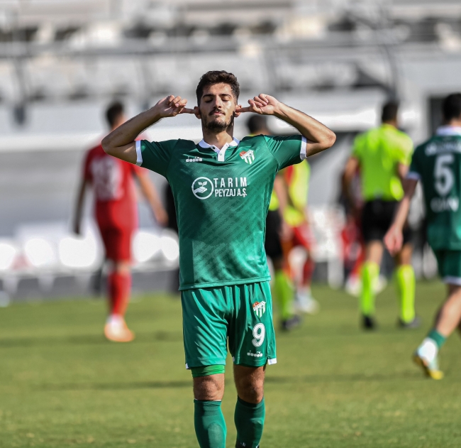 Bursaspor deplasmanda ilk galibiyetini aldı