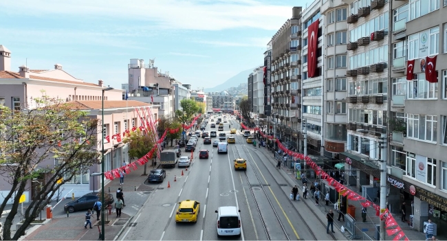 Bugün günlerden, kırmızı-beyaz