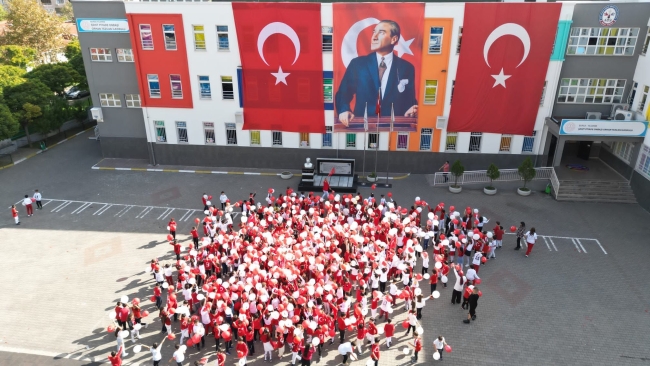 Miniklerin cumhuriyet coşkusu