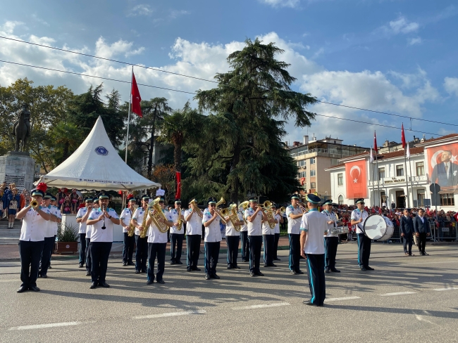 Bursa'da Cumhuriyet'in 100. yılı coşkuyla kutlandı