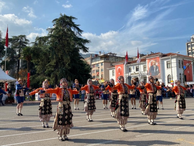 Bursa'da Cumhuriyet'in 100. yılı coşkuyla kutlandı