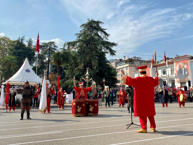 Bursa'da Cumhuriyet'in 100. yılı coşkuyla kutlandı