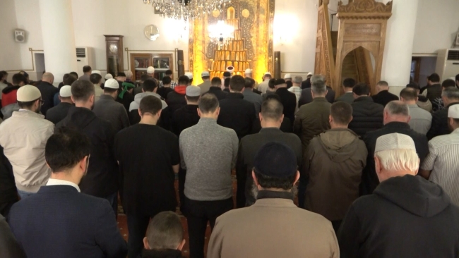 Bursa'da şehitler için dua okuyup çorba dağıttılar