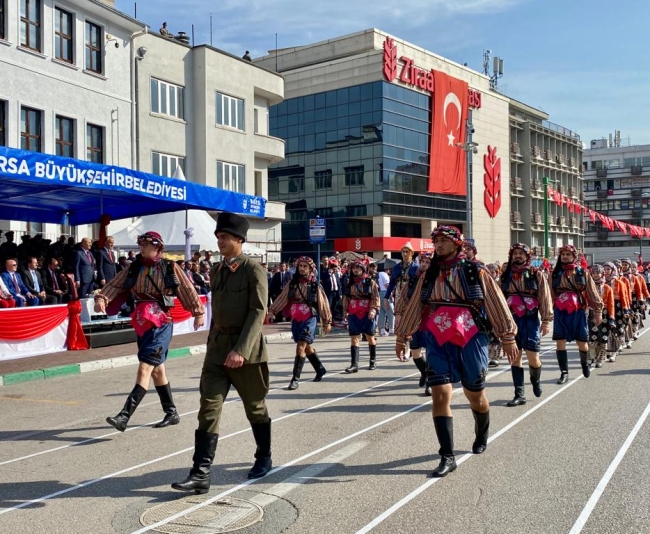 Bursa'da Cumhuriyet'in 100. yılı coşkuyla kutlandı