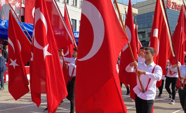 Bursa'da Cumhuriyet'in 100. yılı coşkuyla kutlandı