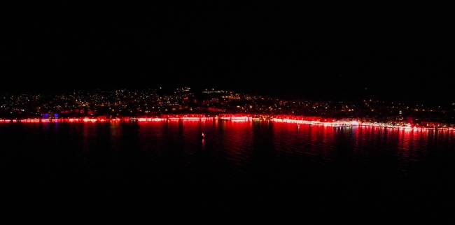 Gemlik’te binlerce meşale Cumhuriyet için yakıldı