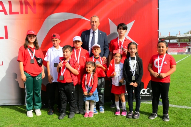 Balıkesir Cumhuriyet'in 100. yılı için koştu