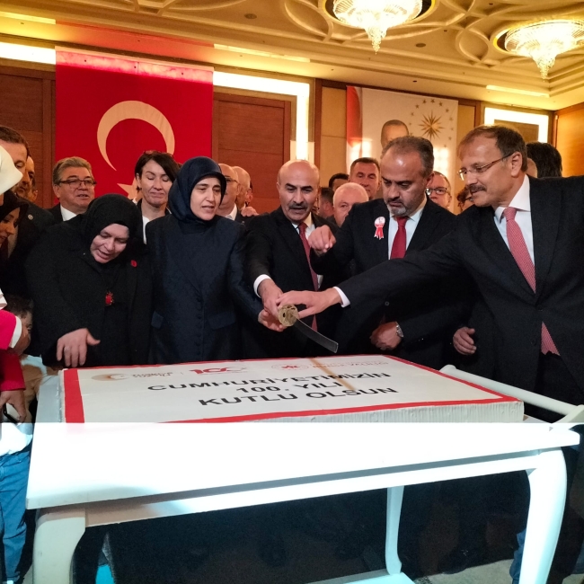 Bursa Valiliği'nden Cumhuriyet resepsiyonu