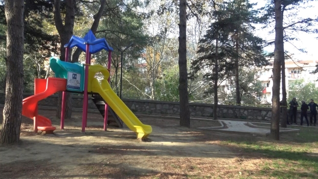 Bursa'da çocuk parkında şok eden olay