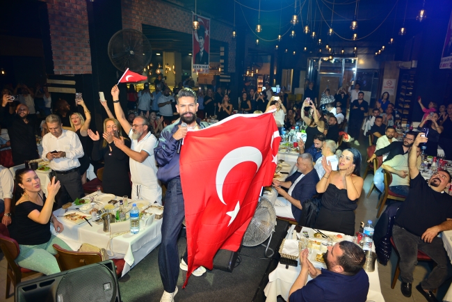 Mehmet Çevik'ten unutulmaz Cumhuriyet kutlaması