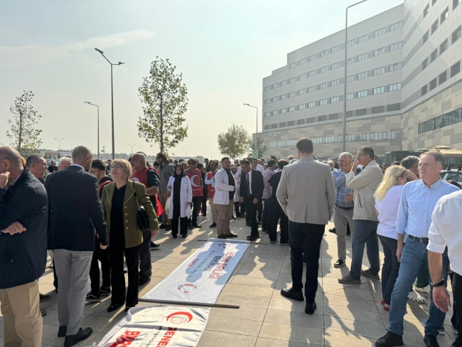 Bursa'da doktorlar şiddete karşı ayaklandı