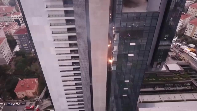 Rezidans'da korkutan yangın