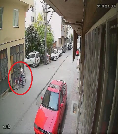 Bursa'da 9 yaşındaki çocuğa biber gazıyla saldırdı