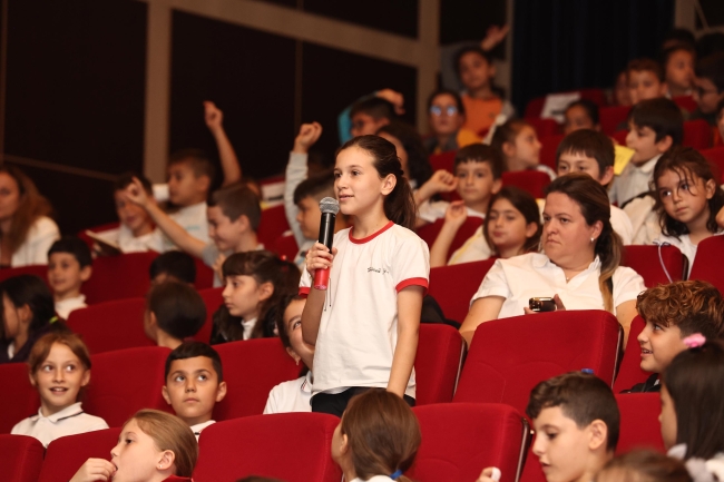 Öğrenciler yazarla birlikte “Babamın Mahallesi”nde yolculuğa çıktı