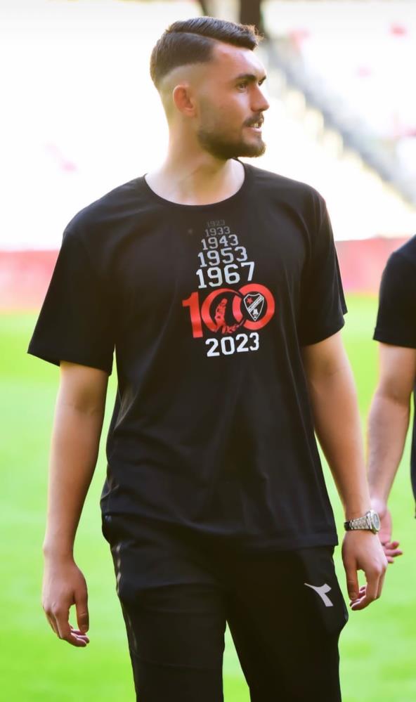 Elazığspor'un 100. yıl tişörtlerine büyük ilgi