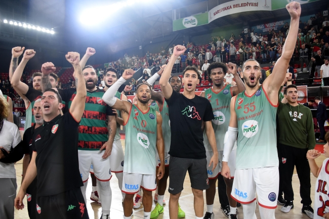 Pınar Karşıyaka zirvedeki yerini koruyor