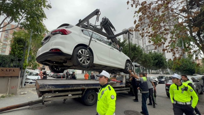 Polat çiftinin lüks araçları emniyete taşındı