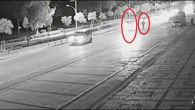 Bursa'da ters yönde giden motosikletli ölümden döndü