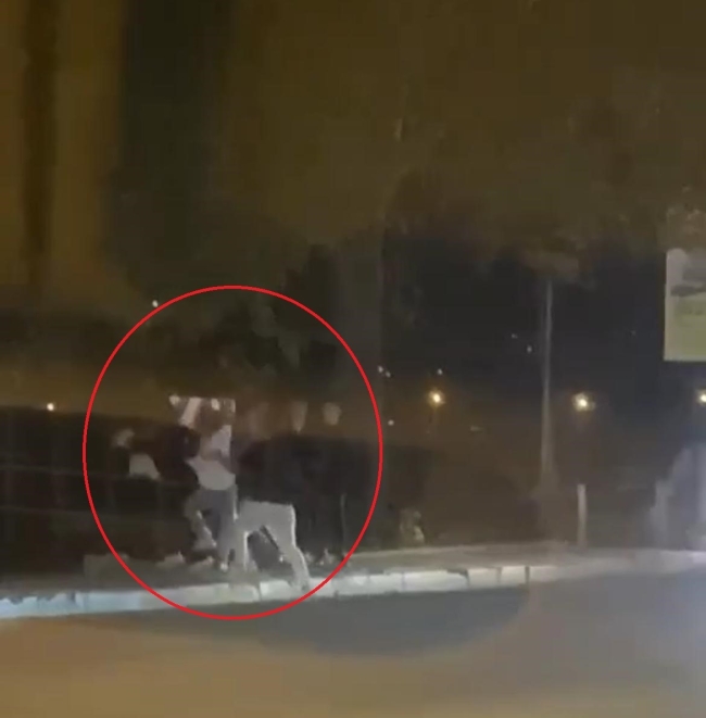 Bursa'da ‘yan bakma’ kavgası!