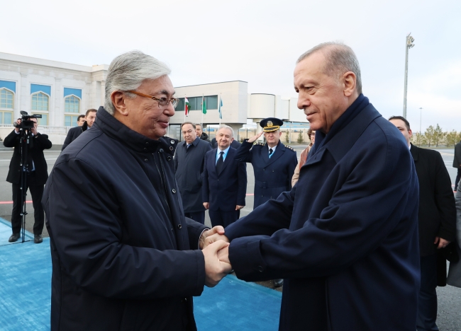 Cumhurbaşkanı Erdoğan, mevkidaşı Tokayev'e TOGG hediye etti