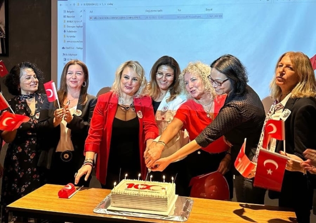SİVİLAY Cumhuriyet'in 100'üncü yılını kutladı