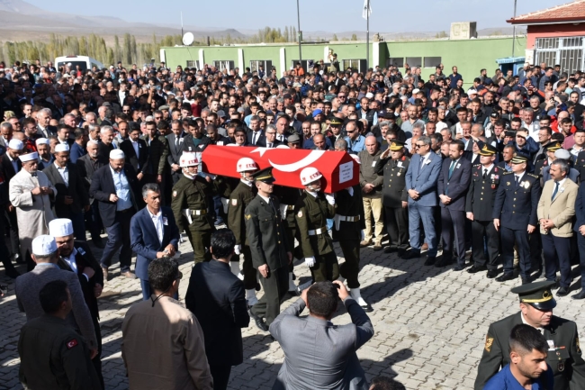 Niğde, şehidini son yolculuğuna uğurladı